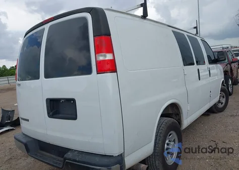 2019 Chevrolet Express G2500 из США, поврежденный, VIN 1GCWGAFP3K1280381